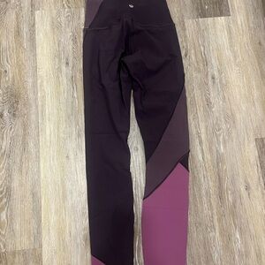 NWOT LULULEMON Purple and Pink Leggings